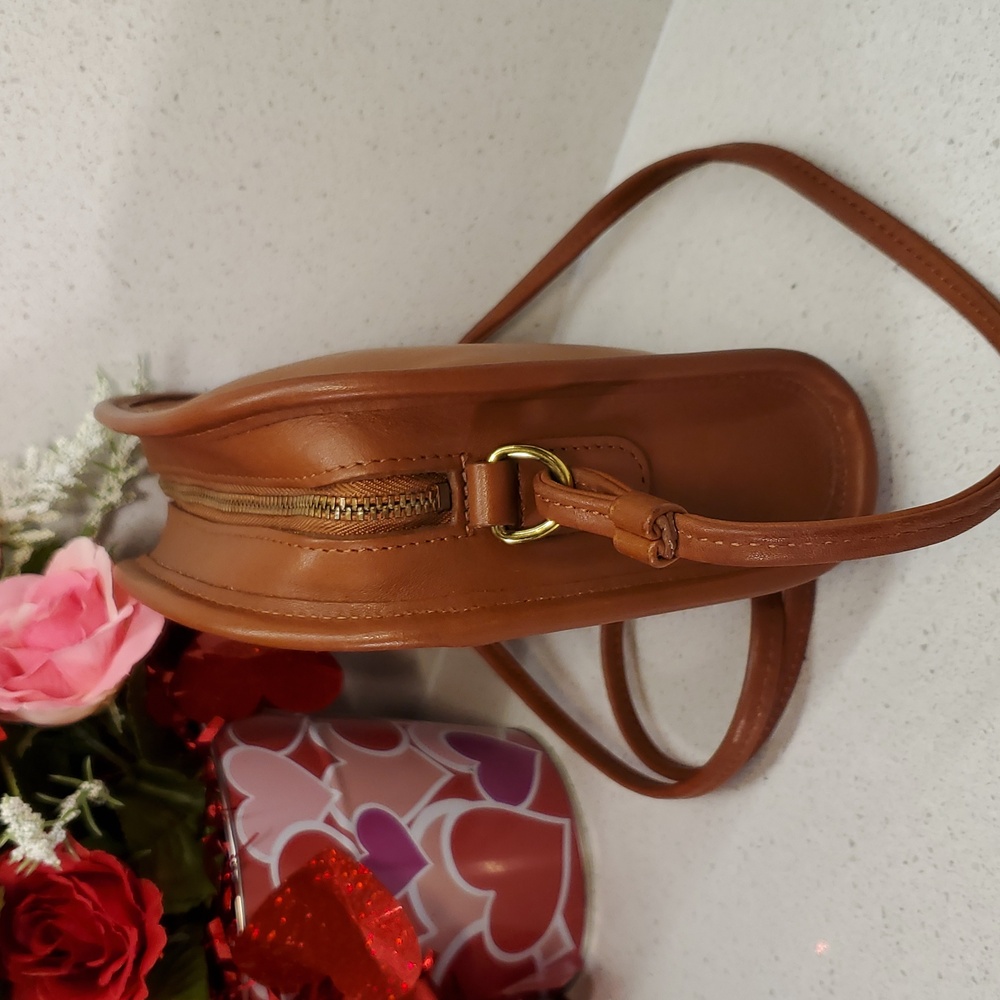 Vintage COACH Leather Crossbody - Picture 4 of 8